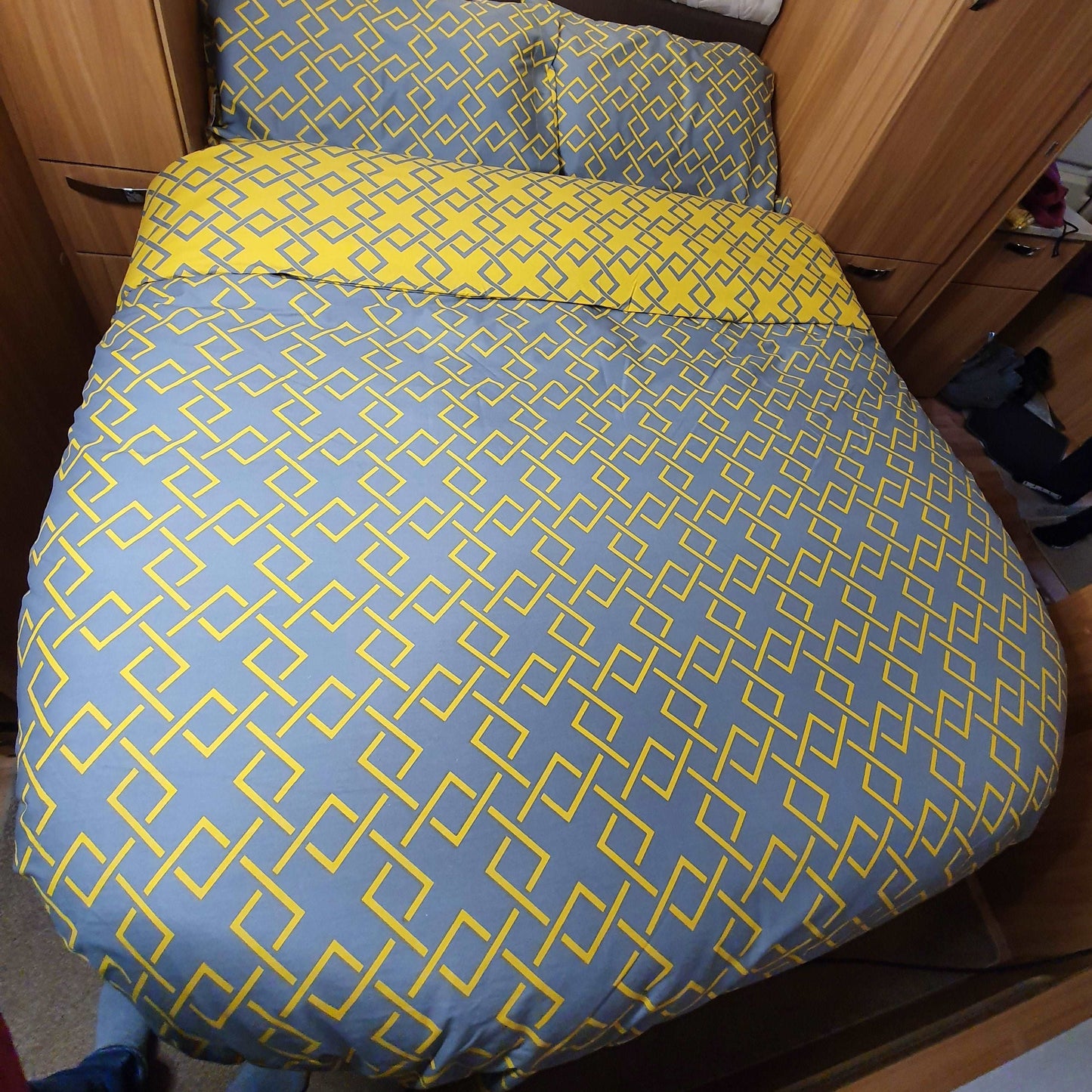 Atlanta gre top duvet set on island shaped duvet