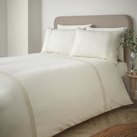 Pintuck Easy Iron Percale Cream Duvet Set