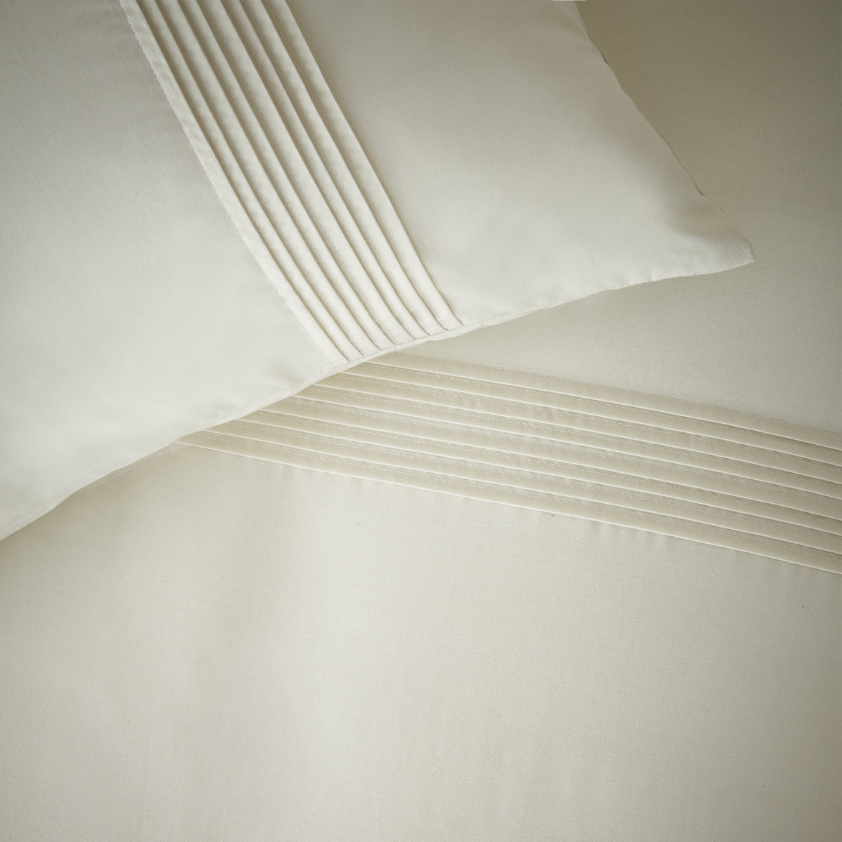 Pintuck Easy Iron Percale Cream Duvet Set