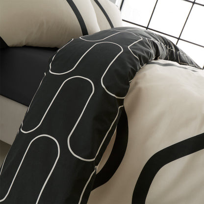 Linear Curve Geometric Black Duvet Set