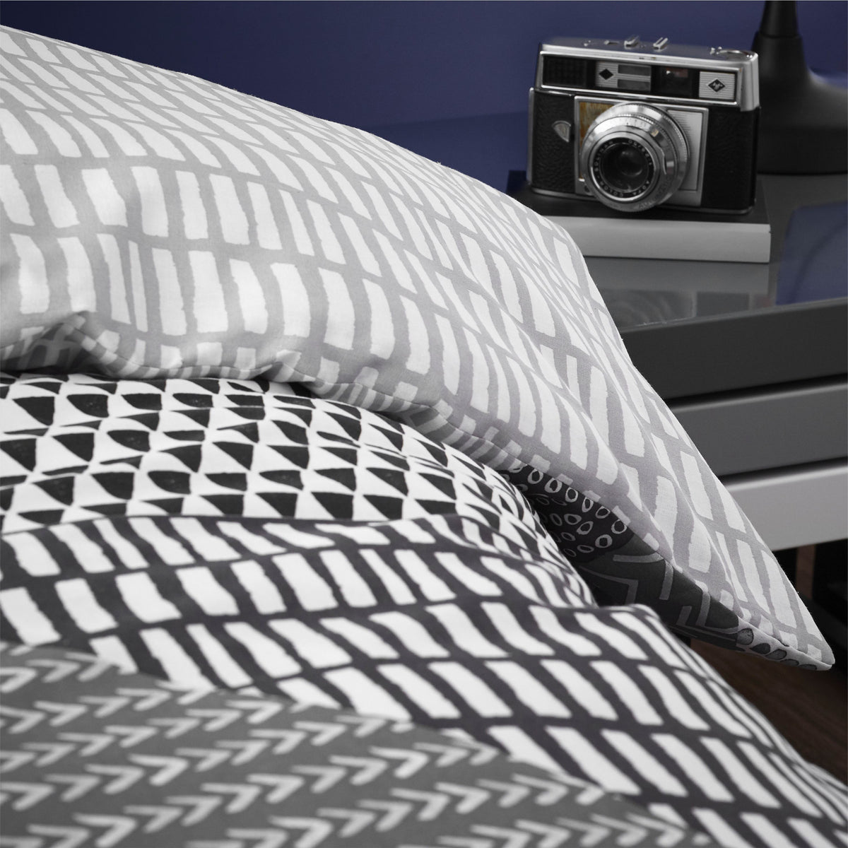 Larsson Geo Grey Duvet Set