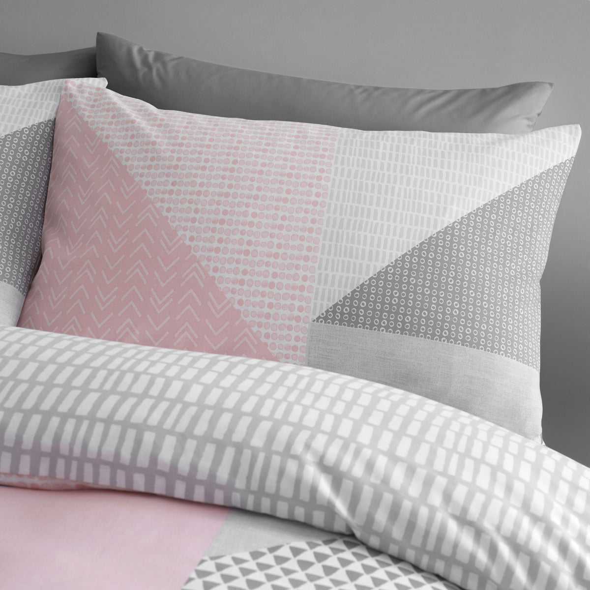 Larsson Geo Pink Duvet Set