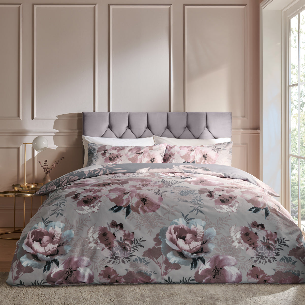 Dramatic Floral Grey Duvet Set