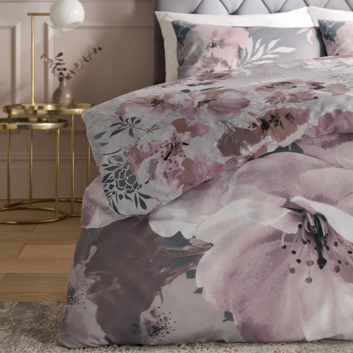 Dramatic Floral Grey Duvet Set