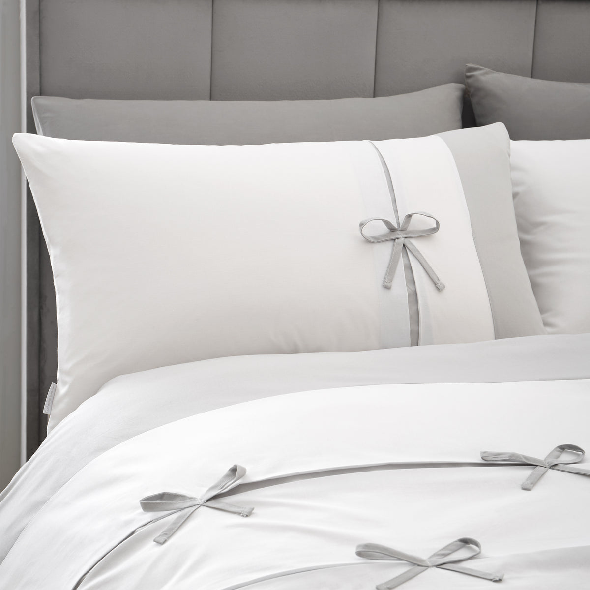 Milo Bow Grey Duvet Set