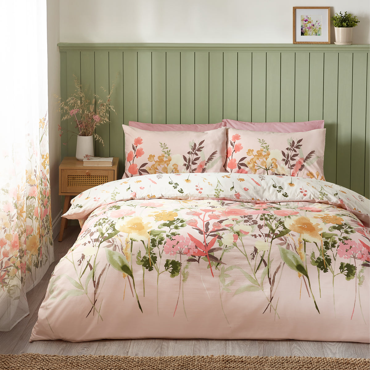 Countryside Floral Pink Duvet Set