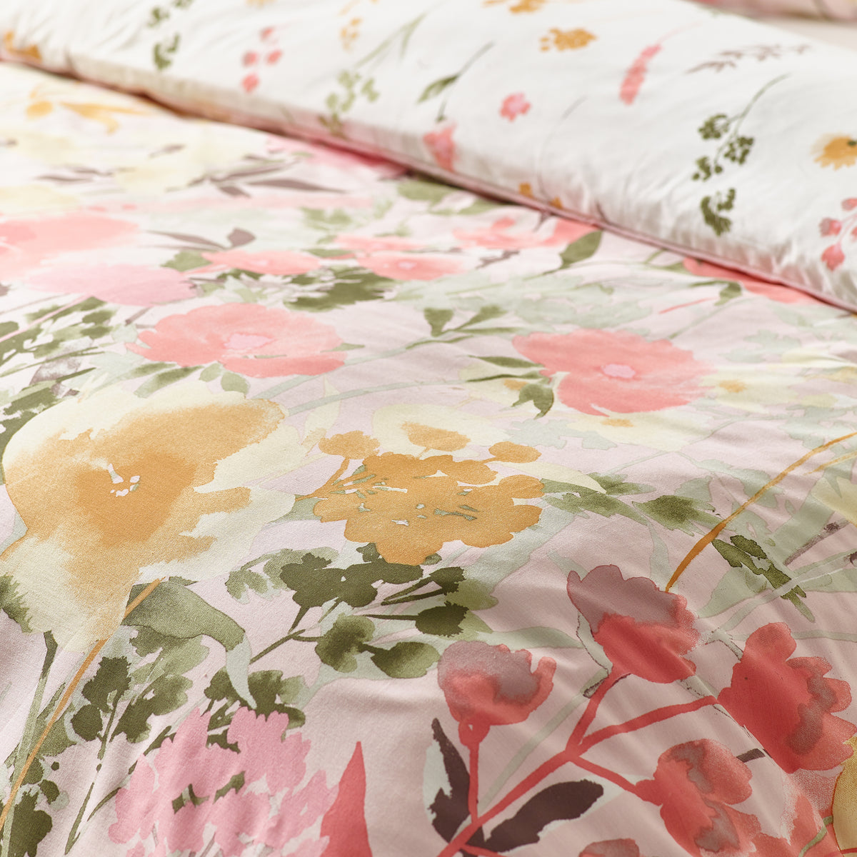 Countryside Floral Pink Duvet Set