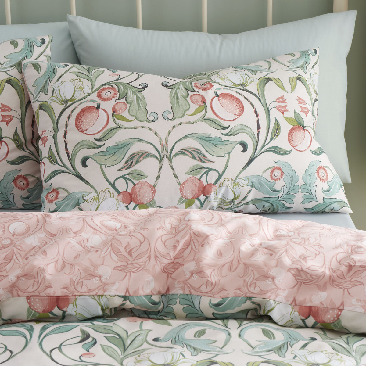 Clarence Floral Natural Duvet Set