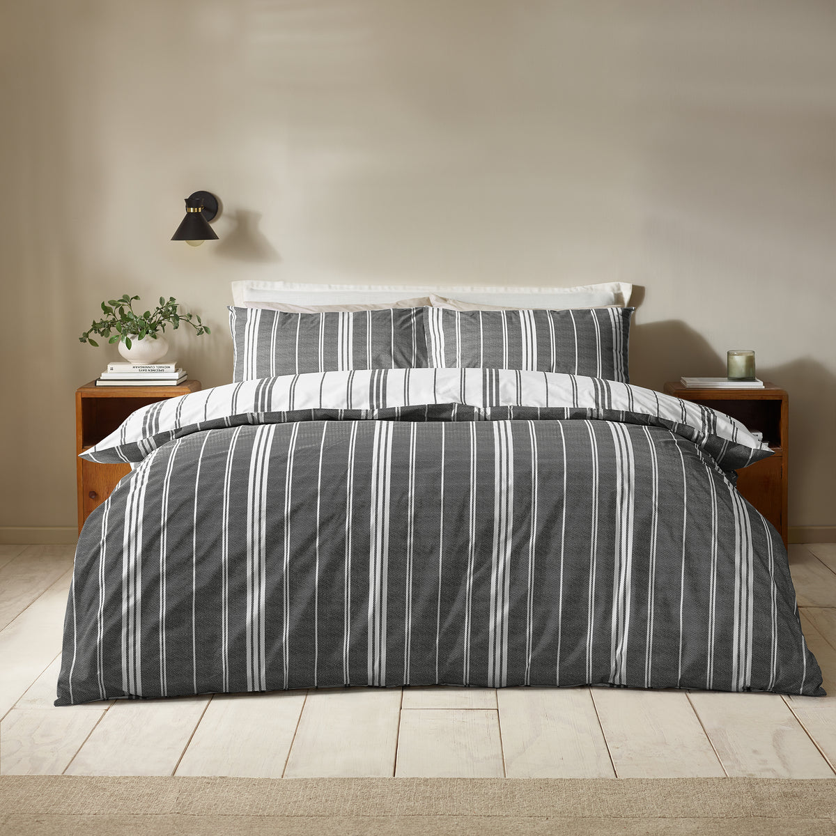 Harbour Stripe Black Duvet Set