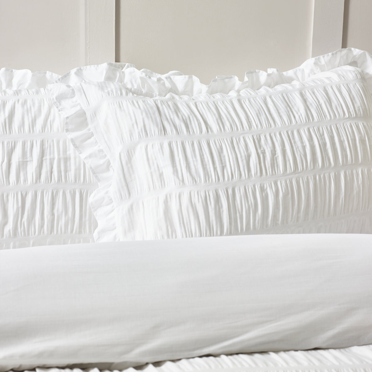 Seersucker Frill White Duvet Set