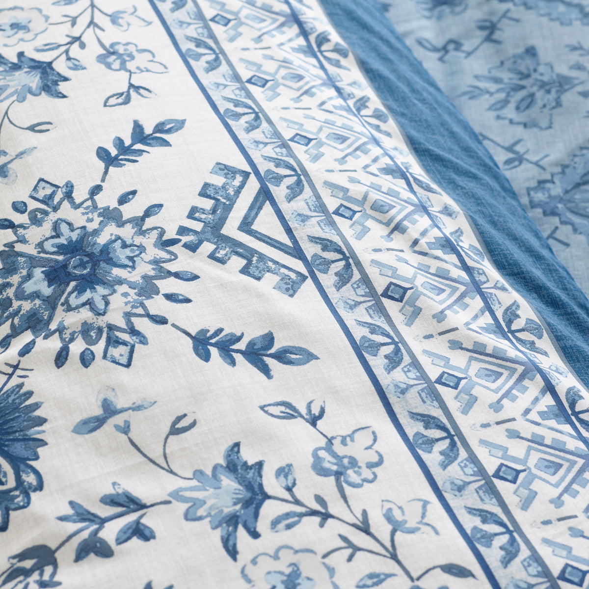 Zoukara Blue Duvet Set