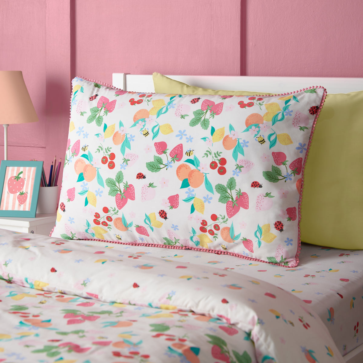 Fruity Friends Bright Duvet Set