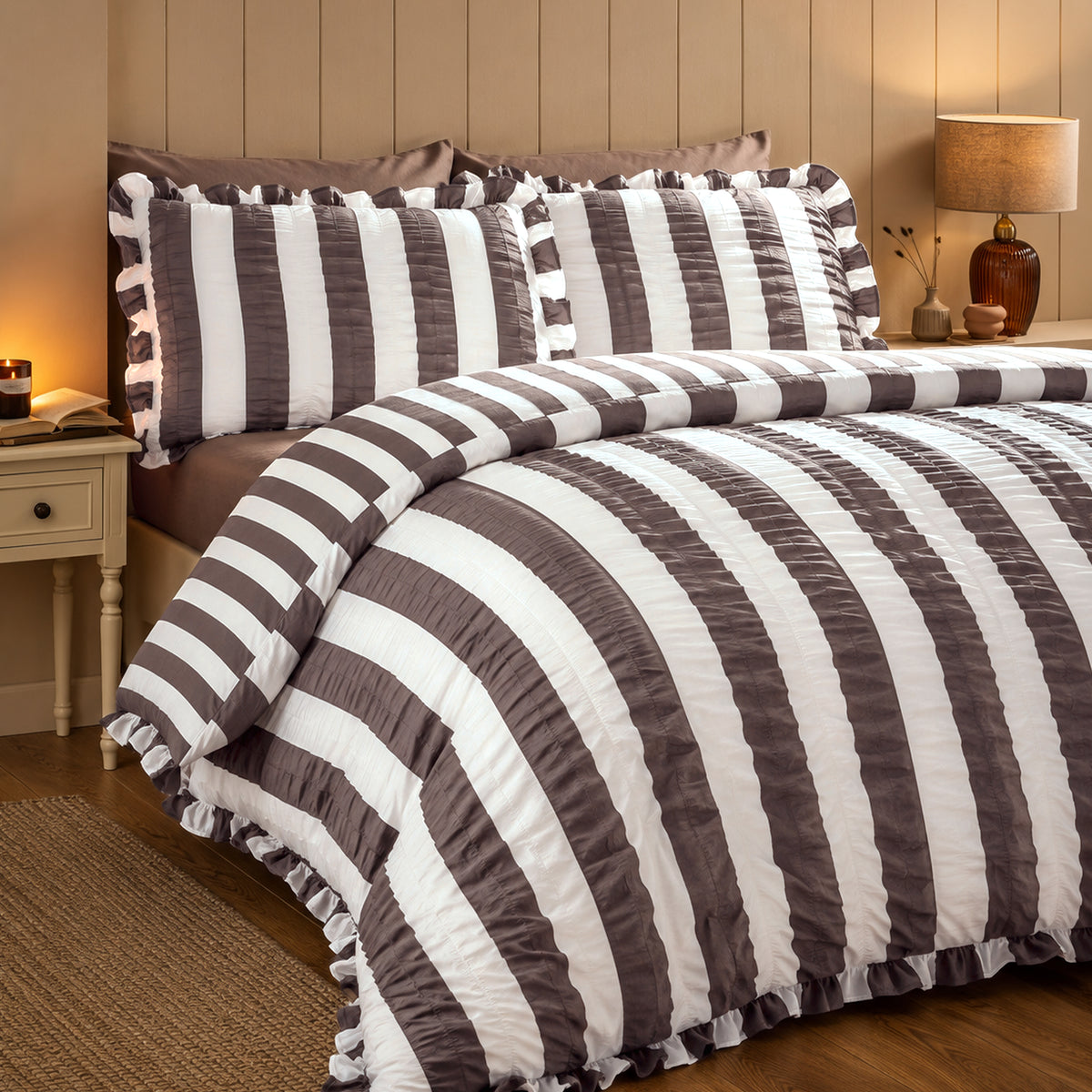 Seersucker Frill Stripe Chocolate Duvet Set