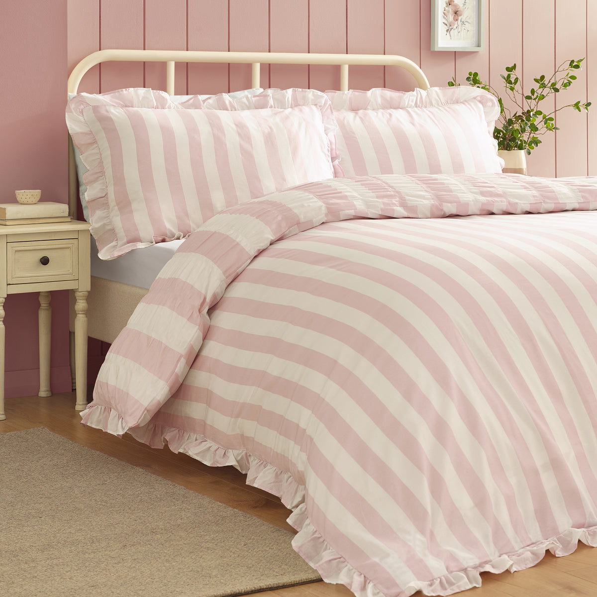 Seersucker Frill Stripe Pink Duvet Set