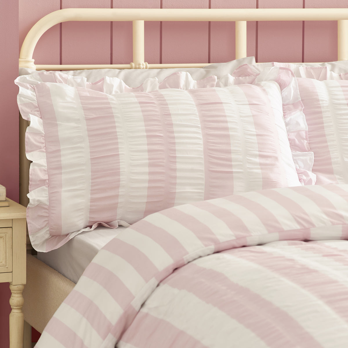 Seersucker Frill Stripe Pink Duvet Set