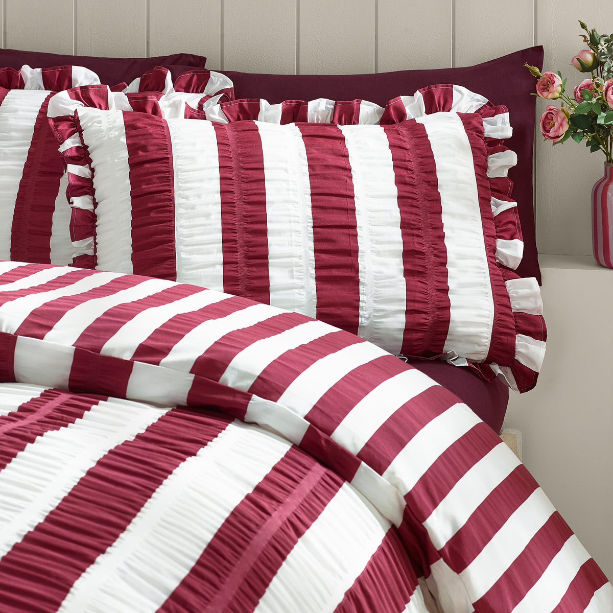 Seersucker Frill Stripe Plum Duvet Set