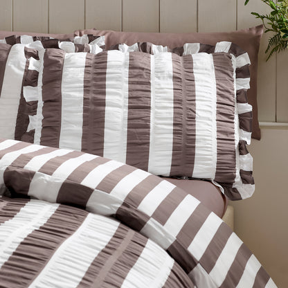 Seersucker Frill Stripe Chocolate Duvet Set