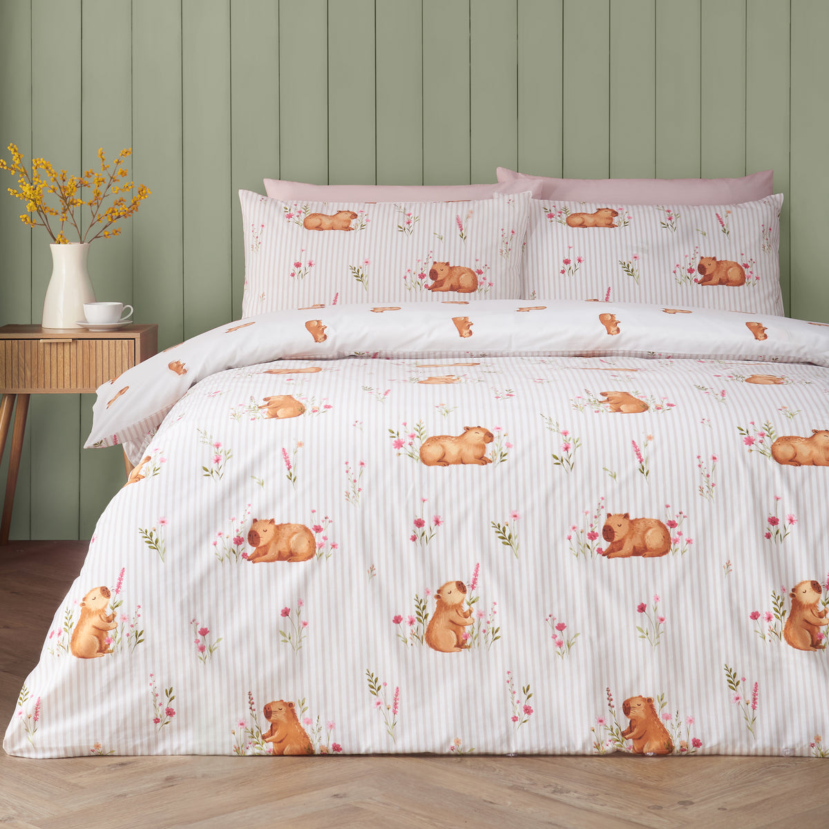 Happy Capy(bara) Natural Duvet Set
