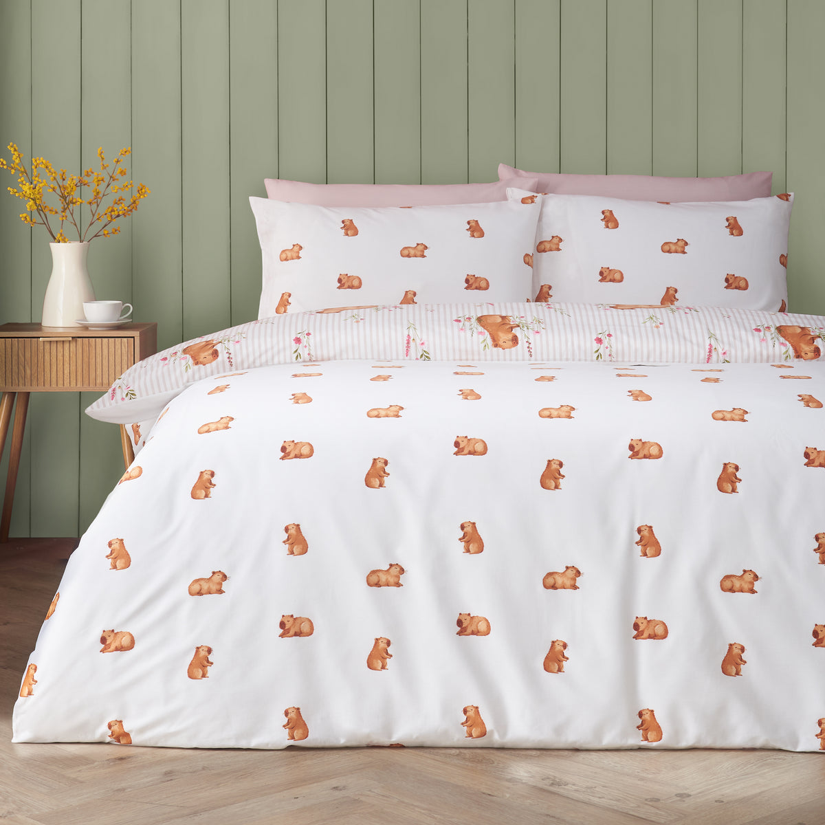 Happy Capy(bara) Natural Duvet Set
