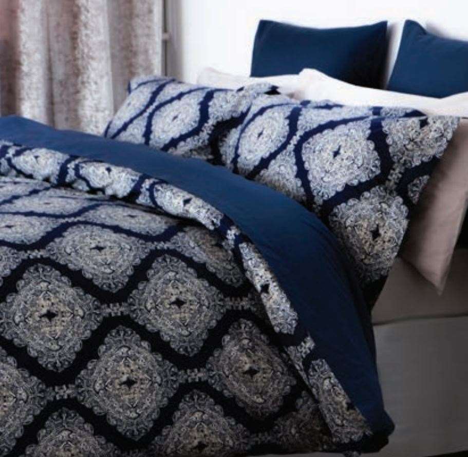 Ava duvet set and pillowcases in navy and ivory