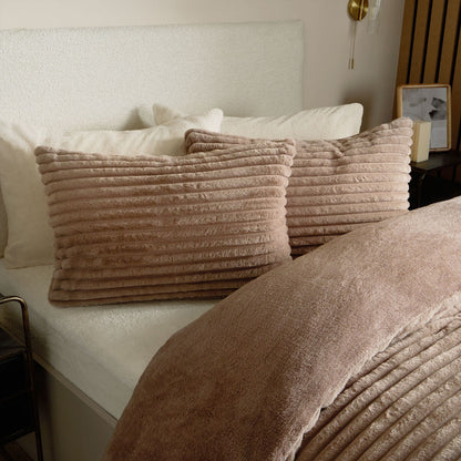 Natürliches Bettdeckenset aus Samt mit Gitterschnitt