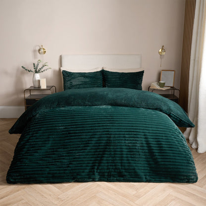 Ribbed Faux Fur Shaped Duvet Set – Green