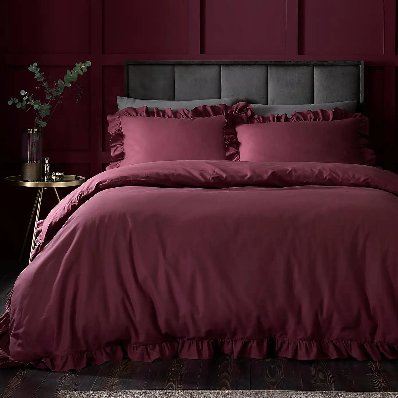 Cassia Frill Shaped Duvet Set – Berry