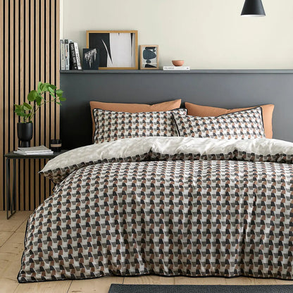Jett Shaped Duvet Set – Brown