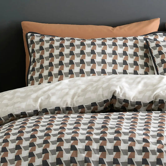 Jett Shaped Duvet Set – Brown