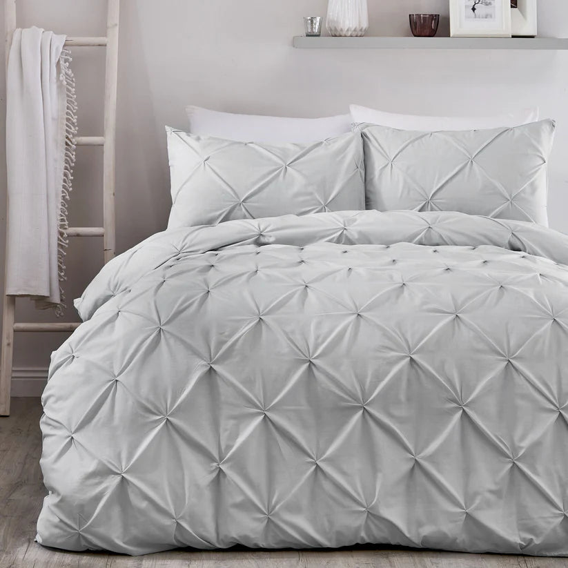 Diamond Pintuck Lara Duvet Set Silver