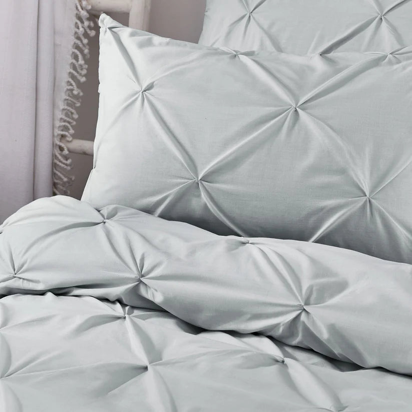 Diamond Pintuck Lara Duvet Set Silver