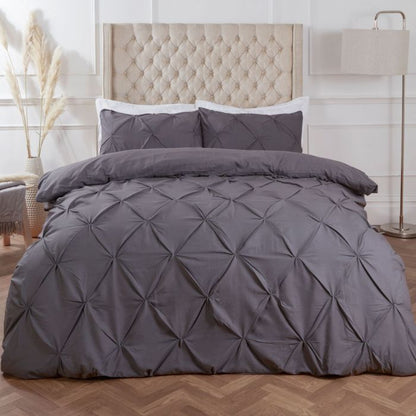 This duvet set is woven from a mix of soft cotton and polyester, making it comfortable and durable